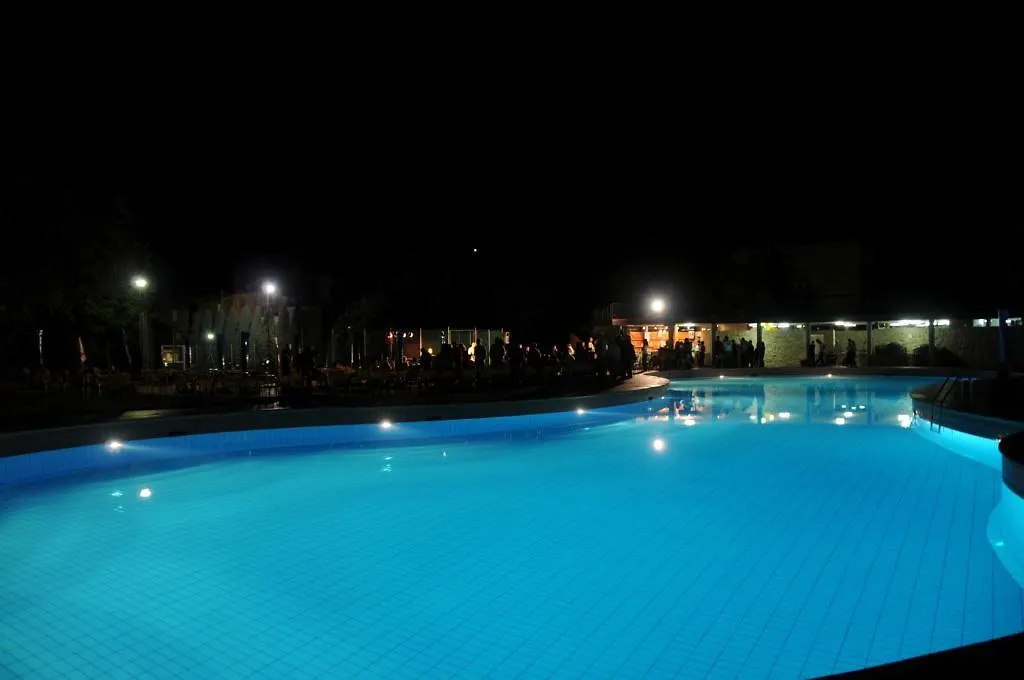 Hotel Marrani Ronta 3*,