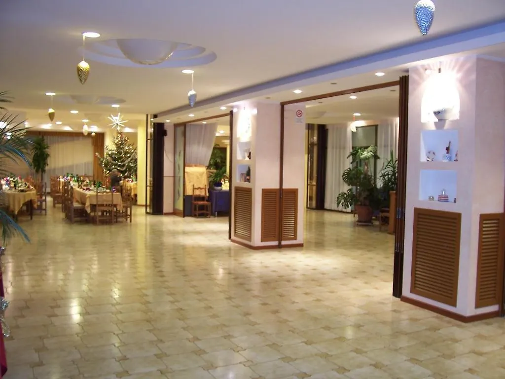 فندق ماراني Ronta 3*,